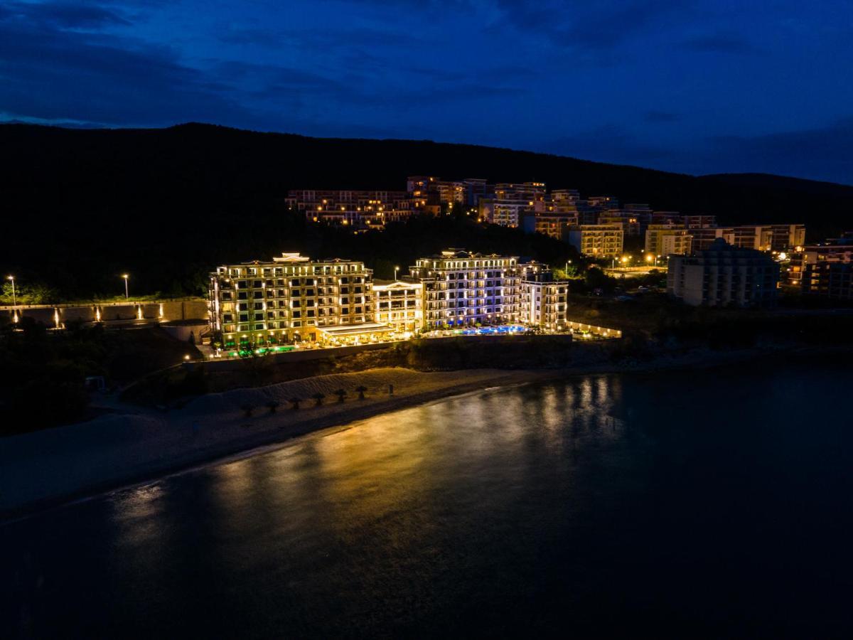 Onyx - Free Parking & Access 4*