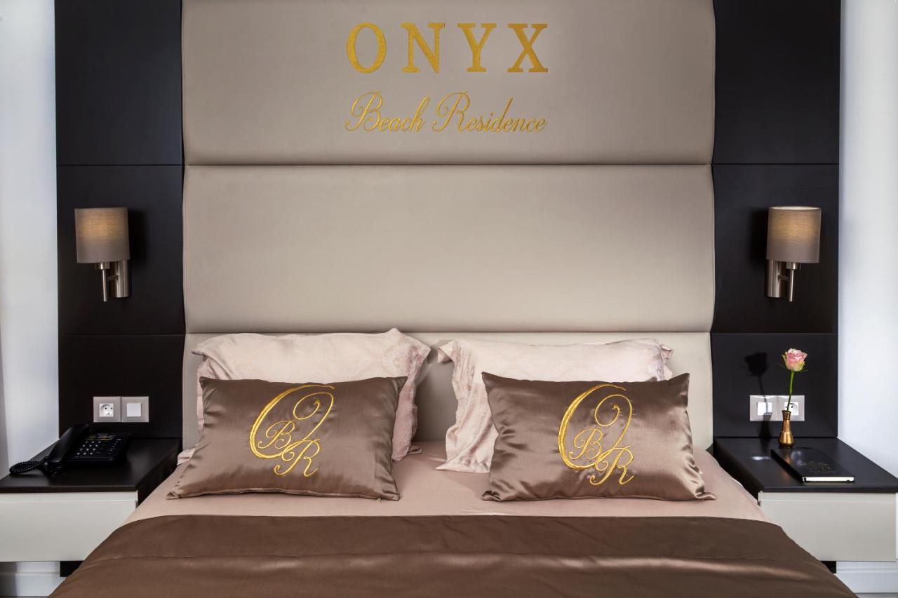 Onyx - Free Parking & Access Hotel