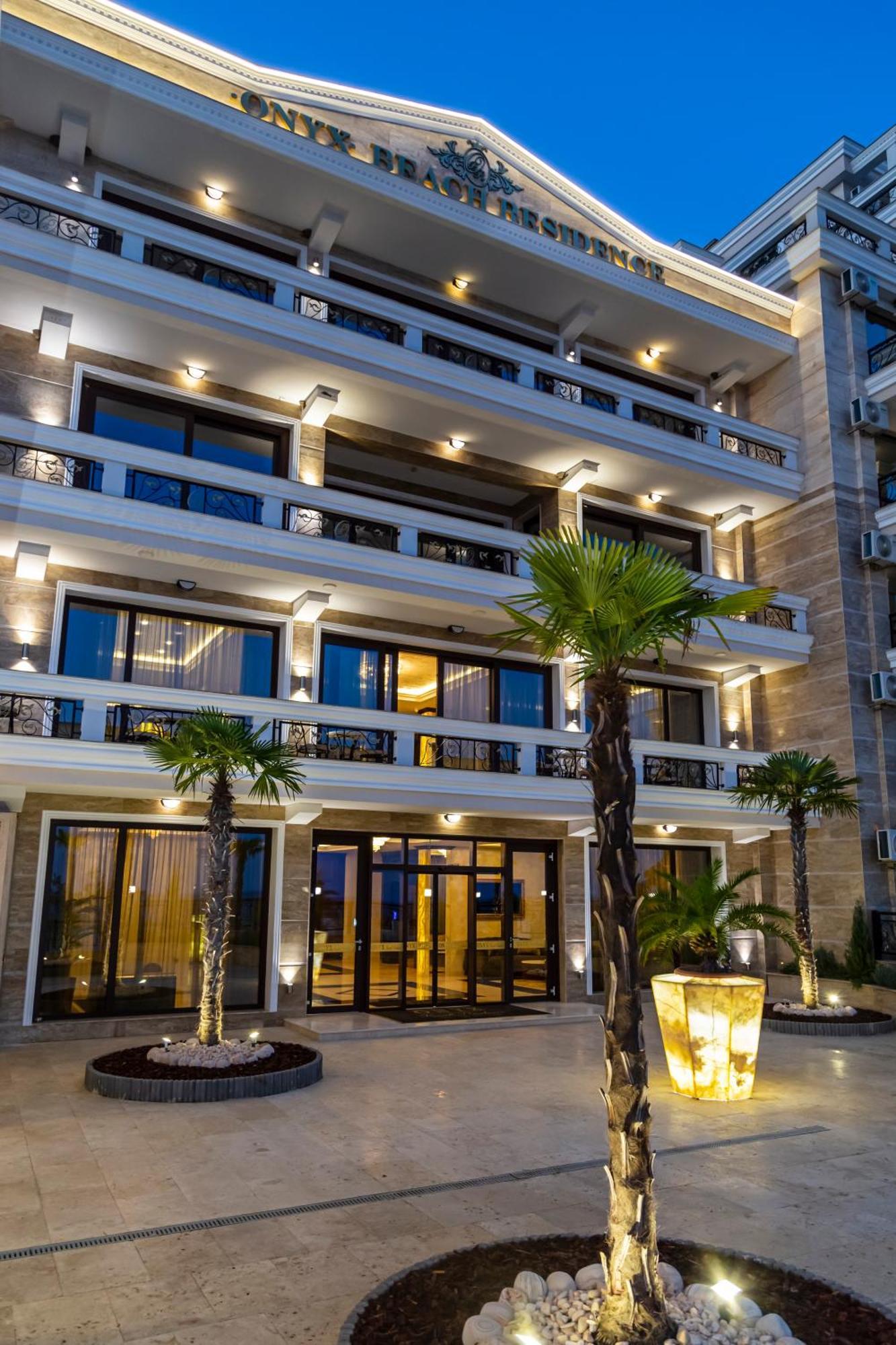 Onyx - Free Parking & Access Hotel 4*